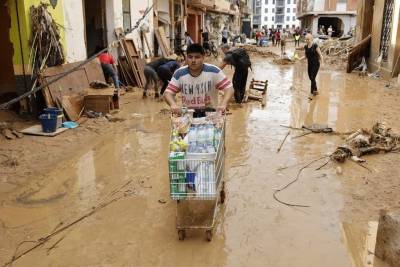 Βαλένθια: Νέα μέτρα στήριξης 3,8 δισ. ευρώ στους πλημμυροπαθείς