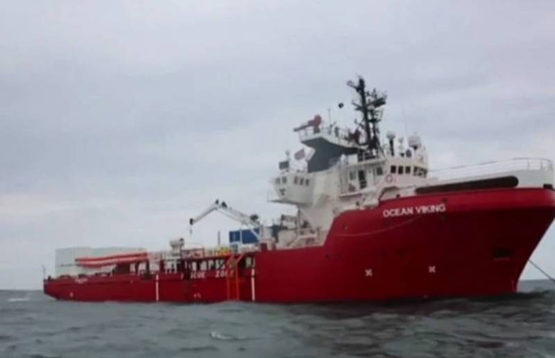 Στη Σικελία με 422 μετανάστες και πρόσφυγες το πλοίο Οcean Viking