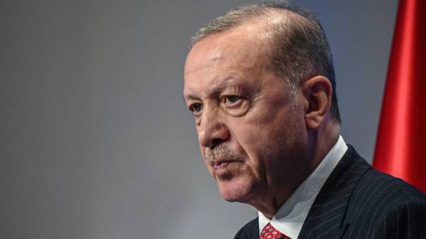 Τουρκία: Ο πρόεδρος Ερντογάν δεσμεύεται να μειώσει τον πληθωρισμό και να στηρίξει τους μισθούς των δημοσίων υπαλλήλων