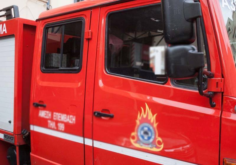 Νεκρός 56χρονος, μετά από φωτιά σε ισόγειο διαμέρισμα στη Σαλαμίνα