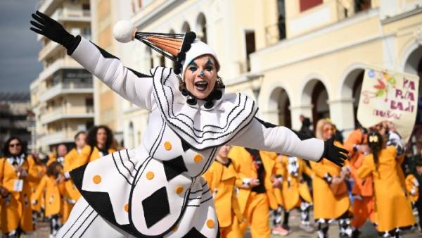 Κορυφώνονται σήμερα και αύριο στην Πάτρα οι εκδηλώσεις του καρναβαλιού - Παίρνουν μέρος περισσότεροι από 60.000 καρναβαλιστές