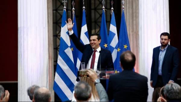 Ο Τσίπρας με γραβάτα στο Ζάππειο: Η ευθύνη και η Ελλάδα επιστρέφουν αποκλειστικά στους Έλληνες