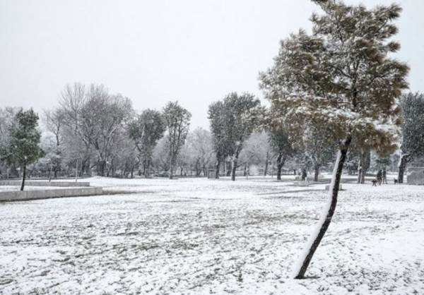 Καιρός: Μόνο το 6% της Ελλάδας καλύπτεται με χιόνια στην «καρδιά του χειμώνα»