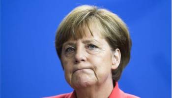 Μέρκελ: «Πριν το δημοψήφισμα δεν συζητάμε για νέο πρόγραμμα»