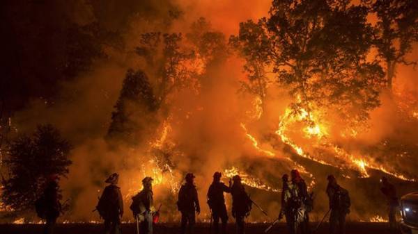 Η ξηρασία τροφοδοτεί φονικές πυρκαγιές στην Καλιφόρνια