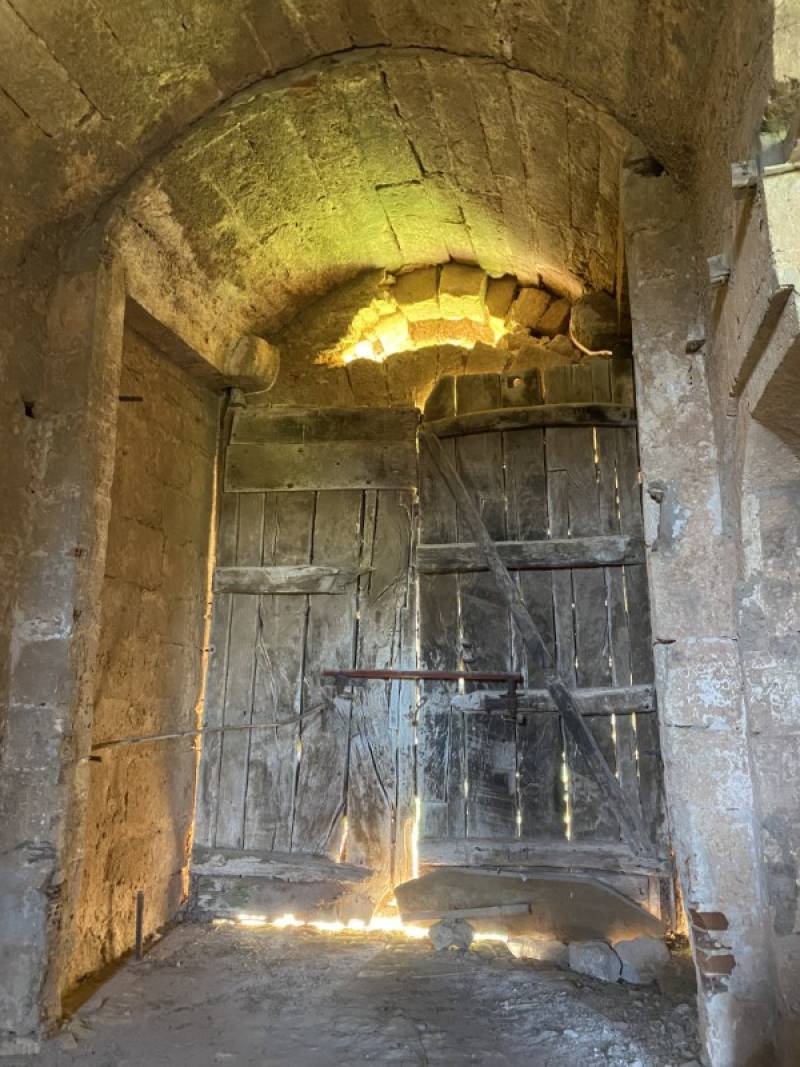 Η κεντρική πύλη του Νιόκαστρου (εσωτερικά)