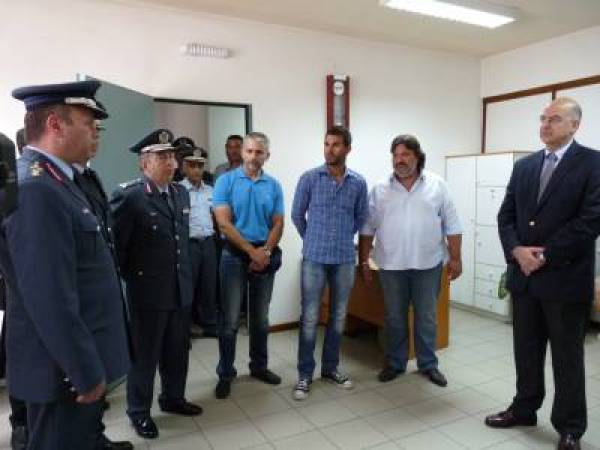 Συνάντηση υπουργού με αστυνομικούς που τραυματίστηκαν στο μακελειό της οδού Ευριπίδου