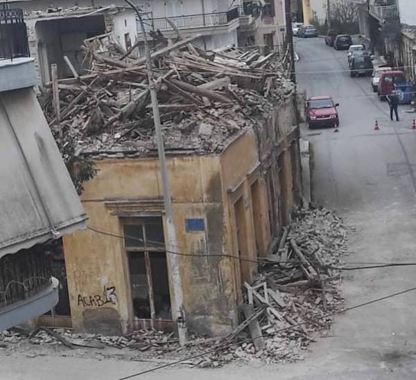 Μεσσήνη: Κατεδάφιση ορόφου του διατηρητέου κτηρίου Τσερπέ