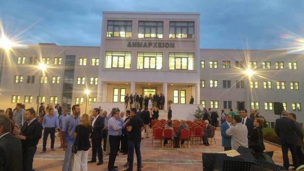 Εγκαινιάστηκε το νέο δημαρχείο Καλαμάτας (βίντεο)