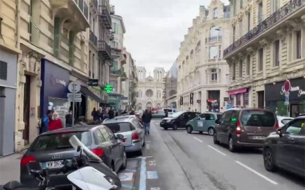Επίθεση με μαχαίρι στη Γαλλία: Τρεις οι νεκροί στη Νίκαια (Βίντεο)