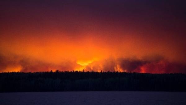 Καναδάς: Με 87 φωτιές βρίσκονται αντιμέτωπες οι αρχές