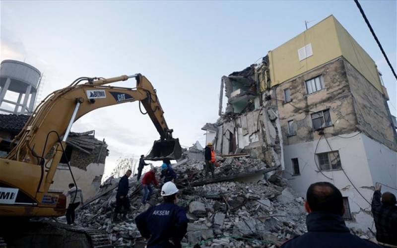 Αλβανία: Εννέα οι νεκροί από τον ισχυρό σεισμό - Μάχη για τη διάσωση των εγκλωβισμένων στα ερείπια
