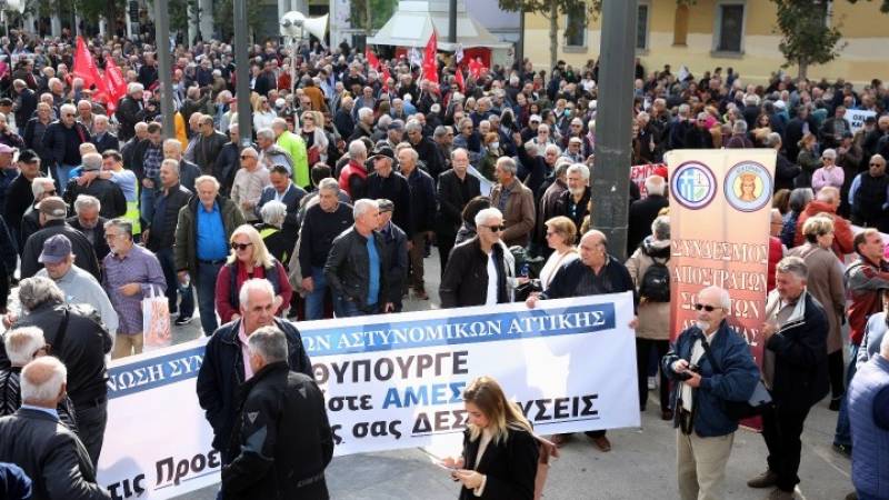 Συλλαλητήριο διαμαρτυρίας από συνταξιούχους - Τι διεκδικούν (Βίντεο)