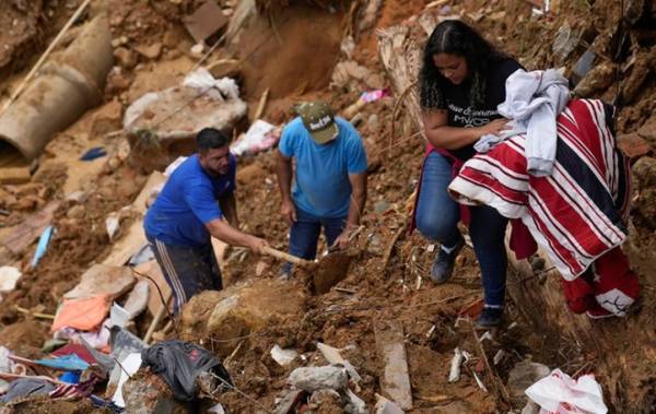 Βραζιλία: Στους 104 οι νεκροί από τις πλημμύρες