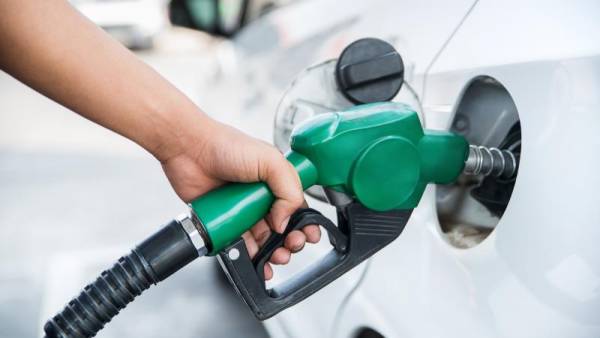 Άνοδος στην τιμή της βενζίνης τις επόμενες μέρες - Πάνω από 2 ευρώ το λίτρο (Βίντεο)