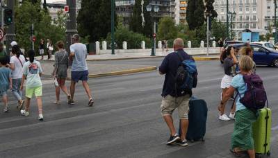 Στα ύψη οι αφίξεις στα τουριστικά καταλύματα της χώρας: Αυξήθηκαν κατά 74,4%