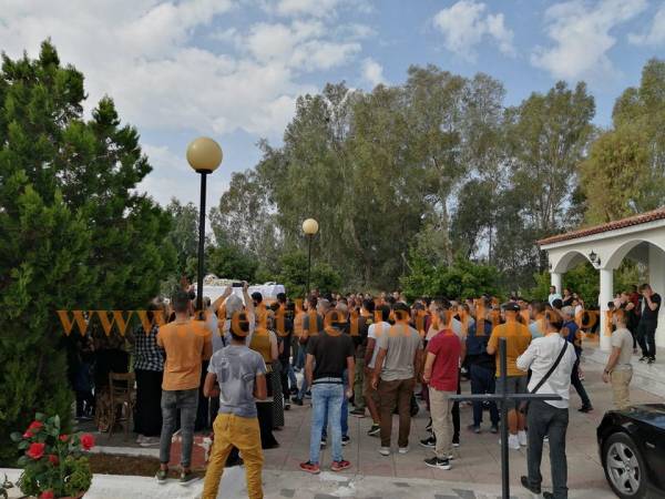 Μεσσηνία: Πλήθος κόσμού στην κηδεία του 18χρονου - Δρακόντεια μέτρα σε Μεσσήνη και Πιπερίτσα (βίντεο)