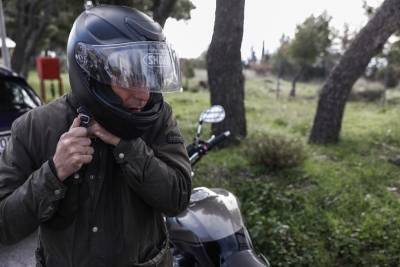 Μεσσηνία:12 κλήσεις σε οδηγούς μηχανών χωρίς κράνος