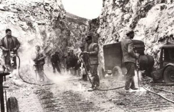 Τι είναι οι ΜΟΜΑ που ανασυγκροτεί ο Π. Καμμένος