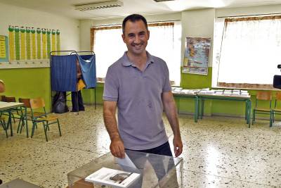 Ψήφισε στο 3ο Δημοτικό Καλαμάτας ο Αλ. Χαρίτσης: «Δεν πάει άλλο με την κυβέρνηση Μητσοτάκη» (βίντεο)