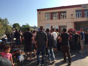 Μυτιλήνη: Εκρηκτική η κατάσταση στο λιμάνι - Πολλές χιλιάδες οι εγκλωβισμένοι μετανάστες