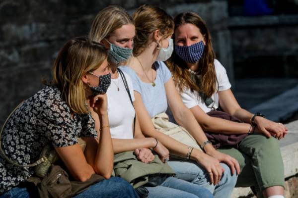 ΠΟΥ: Οι υφασμάτινες μάσκες αποτελεσματικές και στα νέα στελέχη του κορονοϊού