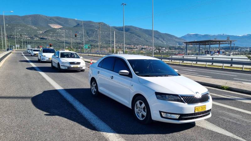 Σύνδεσμος Ιδιοκτητών Ταξί Καλαμάτας κατά βουλευτών