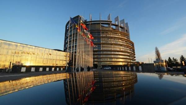 ΕΕ- κορονοϊός: Το Ευρωπαϊκό Κοινοβούλιο δηλώνει &quot;έτοιμο&quot; να επιστρέψει στο Στρασβούργο
