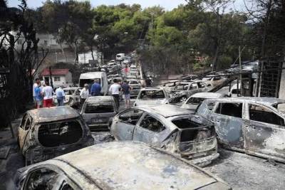 Μάτι: Προσφυγή συγγενών θυμάτων στον Άρειο Πάγο για τον ομαδικό τάφο στη Νέα Μάκρη