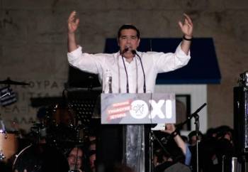 Τσίπρας: "Οι εκβιασμοί ηττήθηκαν, ο λαός θα γράψει ιστορία"