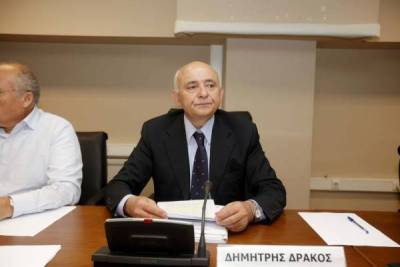 Ο Δημήτρης Δράκος αποχαιρετά τον Παναγή Κουμάντο