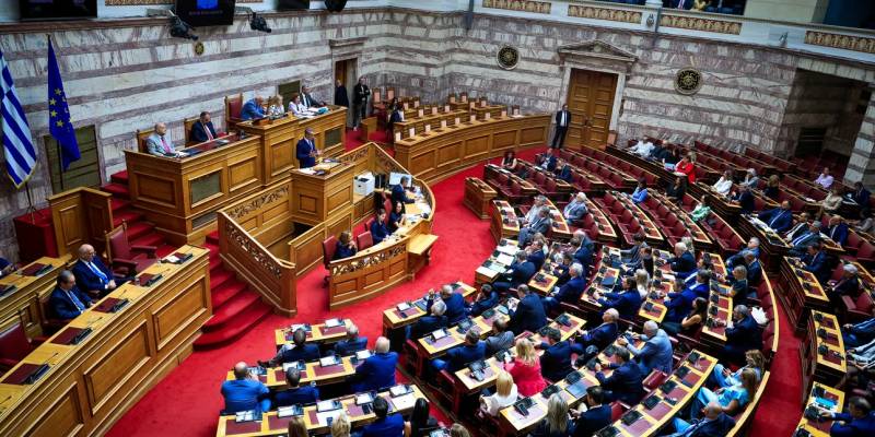Συνταγματική Αναθεώρηση: Στην επόμενη αναθεωρητική Βουλή οι διατάξεις που τέθηκαν σε ψηφοφορία
