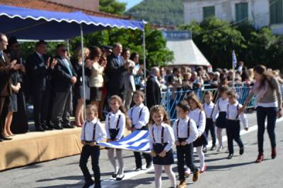 Παρέλαση στην Κυπαρισσία (φωτογραφίες)