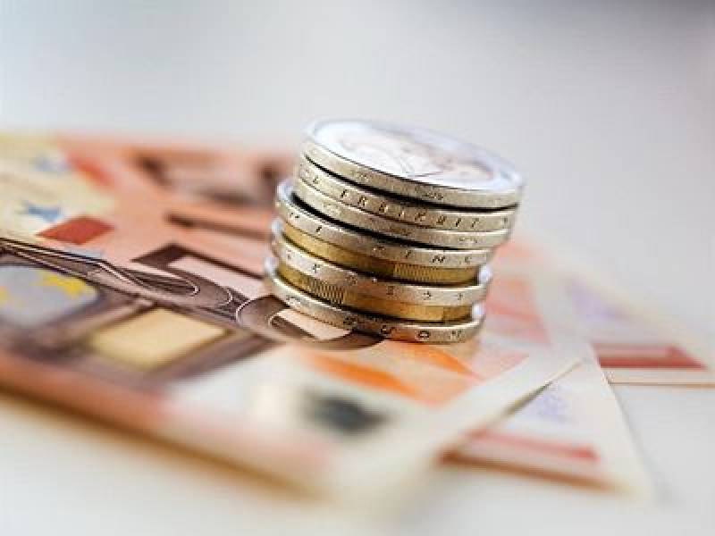 Δόμνα Μιχαηλίδου: Ξεκίνησε η καταβολή των 150 ευρώ ανά παιδί σε 950.000 οικογένειες