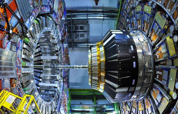 CERN: Ανακαλύφθηκε σπάνιο σωματίδιο με τέσσερα κουάρκ