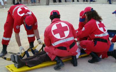 Καλαματιανοί Ερυθροσταυρίτες στη Μυτιλήνη