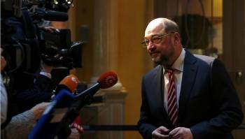 Σουλτς: Ο Τσίπρας πρέπει να εγκαταλείψει τον προεκλογικό του ρόλο