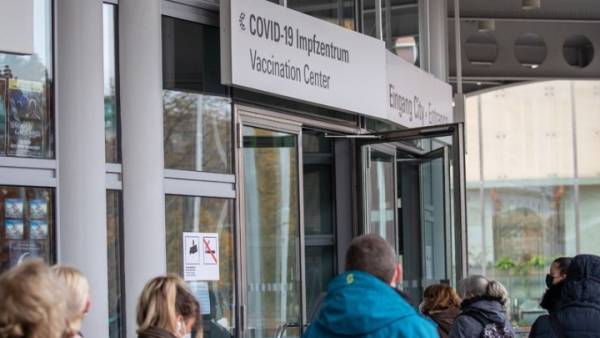 Γερμανία: Κλιμακώνεται η συζήτηση για τον υποχρεωτικό εμβολιασμό κατά της Covid-19