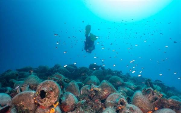 Το πρώτο υποβρύχιο μουσείο της Ελλάδας στην Αλόννησο παρουσιάζει σε ρεπορτάζ του το AFP