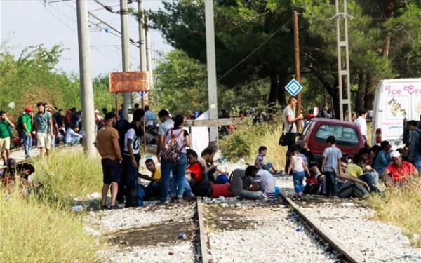 Περισσότεροι από 4.500 άνθρωποι στην ουδέτερη ζώνη Ελλάδας-ΠΓΔΜ