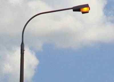 Ηλεκτροφωτισμό δρόμου ζητούν 28 Ασπροχωματαίοι