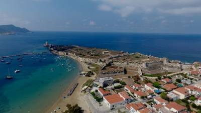 Ζητούν έργα οδοποιίας αντί για ανάπλαση της πλατείας στη Μεθώνη