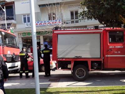 Κινητοποίηση της Πυροσβεστικής για καπνούς από διαμέρισμα στην Αριστομένους (φωτογραφίες)
