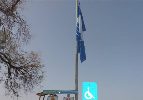 Αναρτήθηκαν οι Γαλάζιες Σημαίες στην Καλαμάτα