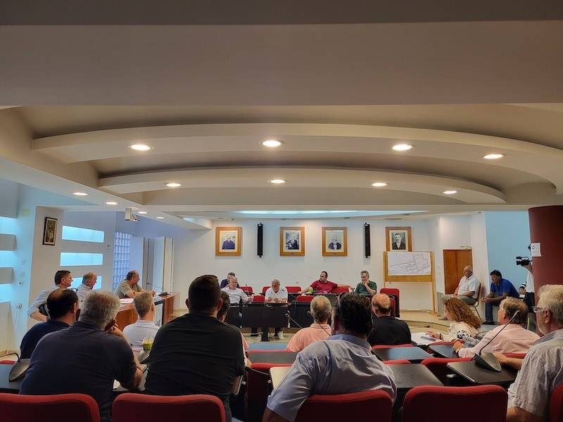 Δημοτικό Συμβούλιο Μεσσήνης: Προεκλογικές αντιπαραθέσεις για τη χάραξη του Καλαμάτα – Ριζόμυλος