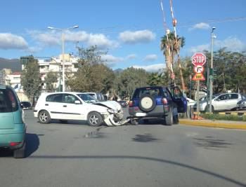 Τροχαίο ατύχημα στην Αρτέμιδος