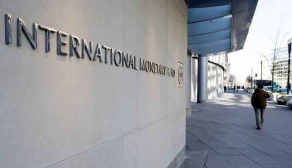 ΔΝΤ: Βασική πρόκληση για την Ελλάδα τα κόκκινα δάνεια