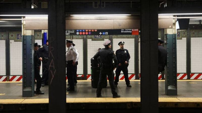 Φονικό στο μετρό της Νέας Υόρκης: 48χρονος πυροβολήθηκε στο στήθος (βίντεο)