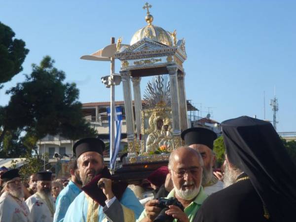 Επέστρεψε στο Βουλκάνο η εικόνα της Παναγίας (φωτογραφίες)