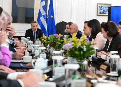 Μητσοτάκης: «Στόχος ο κατώτατος μισθός στα 950 ευρώ το 2027» - Αναβαθμίζονται 19 επιδόματα